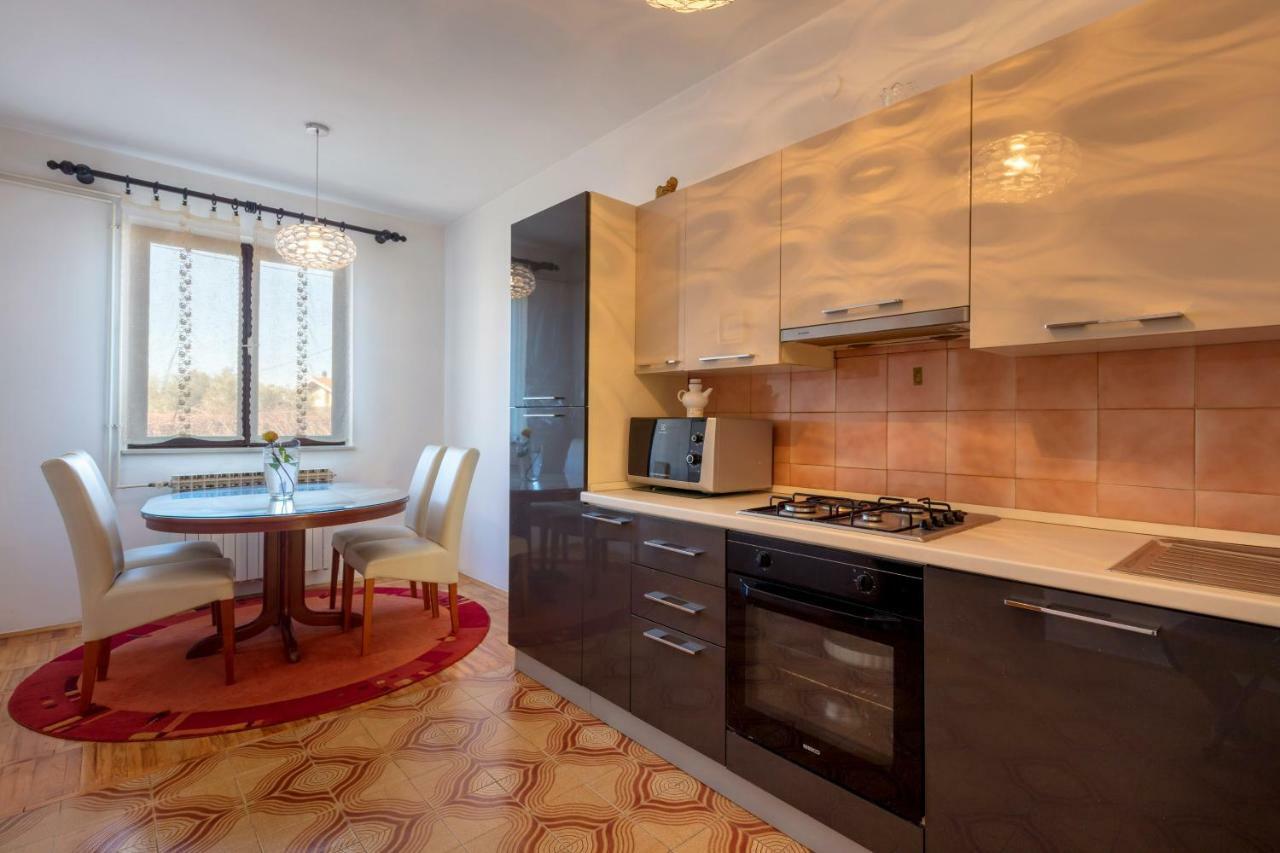 Vacation Home Duilo Donji Zemunik Exterior foto